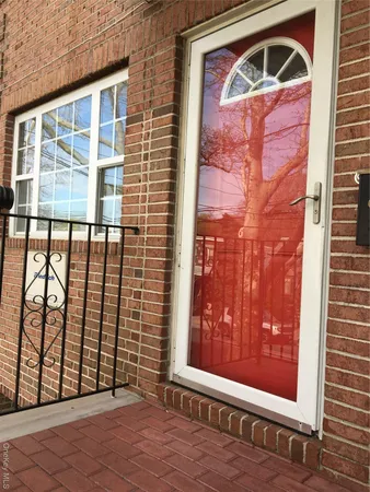 $3,100 | 82-81 88th Place | Forest Park