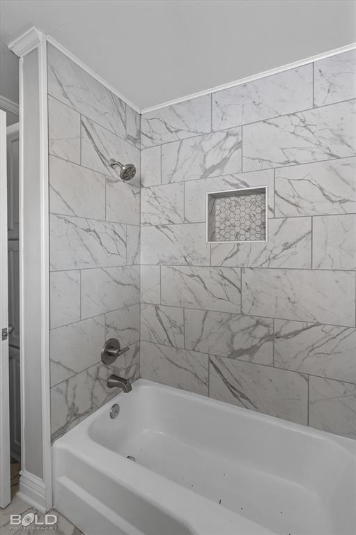 119 Stateny Lane Grand Cane, LA 71032 - Photo 19 of 40 a bathroom with a bathtub