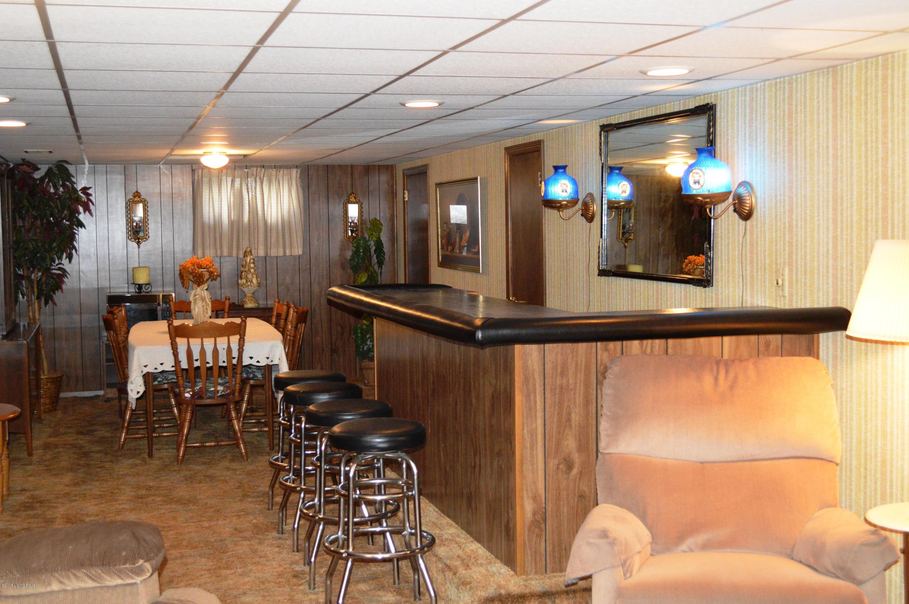 7907 Naples Road Louisville, KY 40219 - Photo 20 of 28 DSC_0438