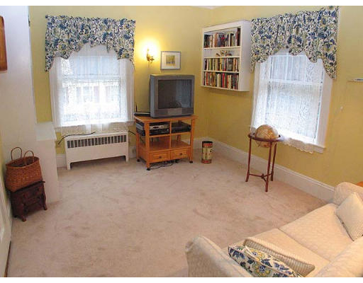 18 Glen Road Winchester, MA 01890 - Photo 12 of 23