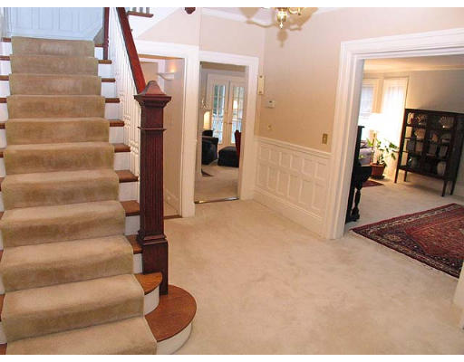 18 Glen Road Winchester, MA 01890 - Photo 2 of 23