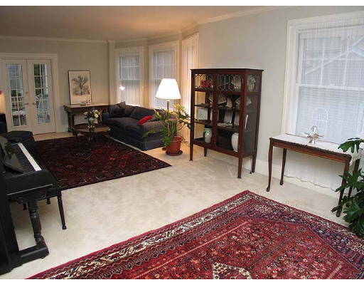 18 Glen Road Winchester, MA 01890 - Photo 4 of 23