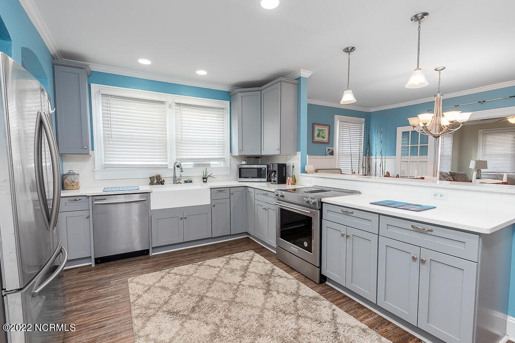 3209 Oaks Road New Bern, NC 28560 - Photo 4 of 20 IMG_9745-Edit