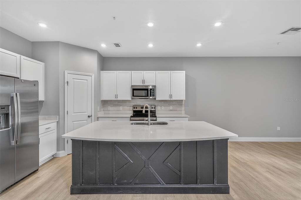 2126 Crystal Bell Street Orlando, FL 32824 - Photo 9 of 42