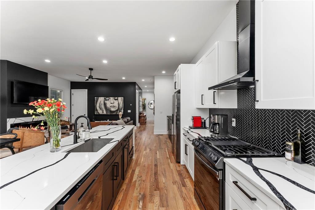 210 Locust Street Northeast Atlanta, GA 30317 - Photo 15 of 54