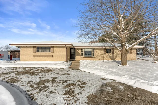 $579,900 | 21030 Olson Road, Norway, WI 53126