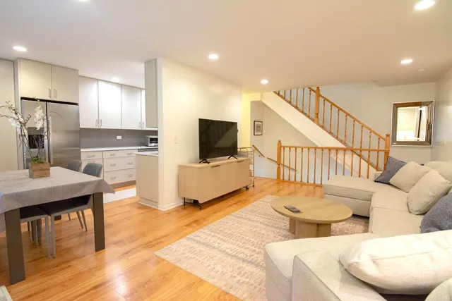 $415,900 | 1088 Shermer Road, Glenview, IL 60025