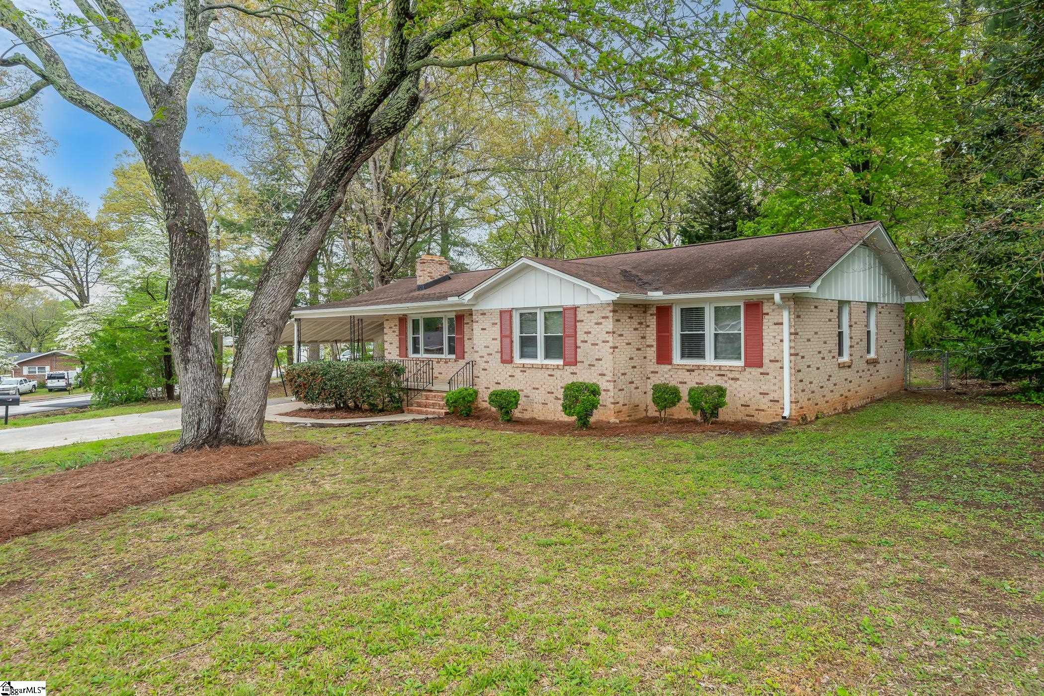 2 Chickasaw Drive Greenville, SC 29617 - Photo 1 of 18