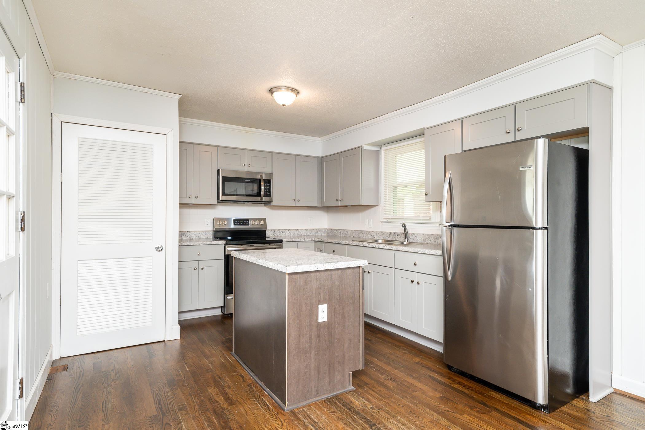 2 Chickasaw Drive Greenville, SC 29617 - Photo 2 of 18