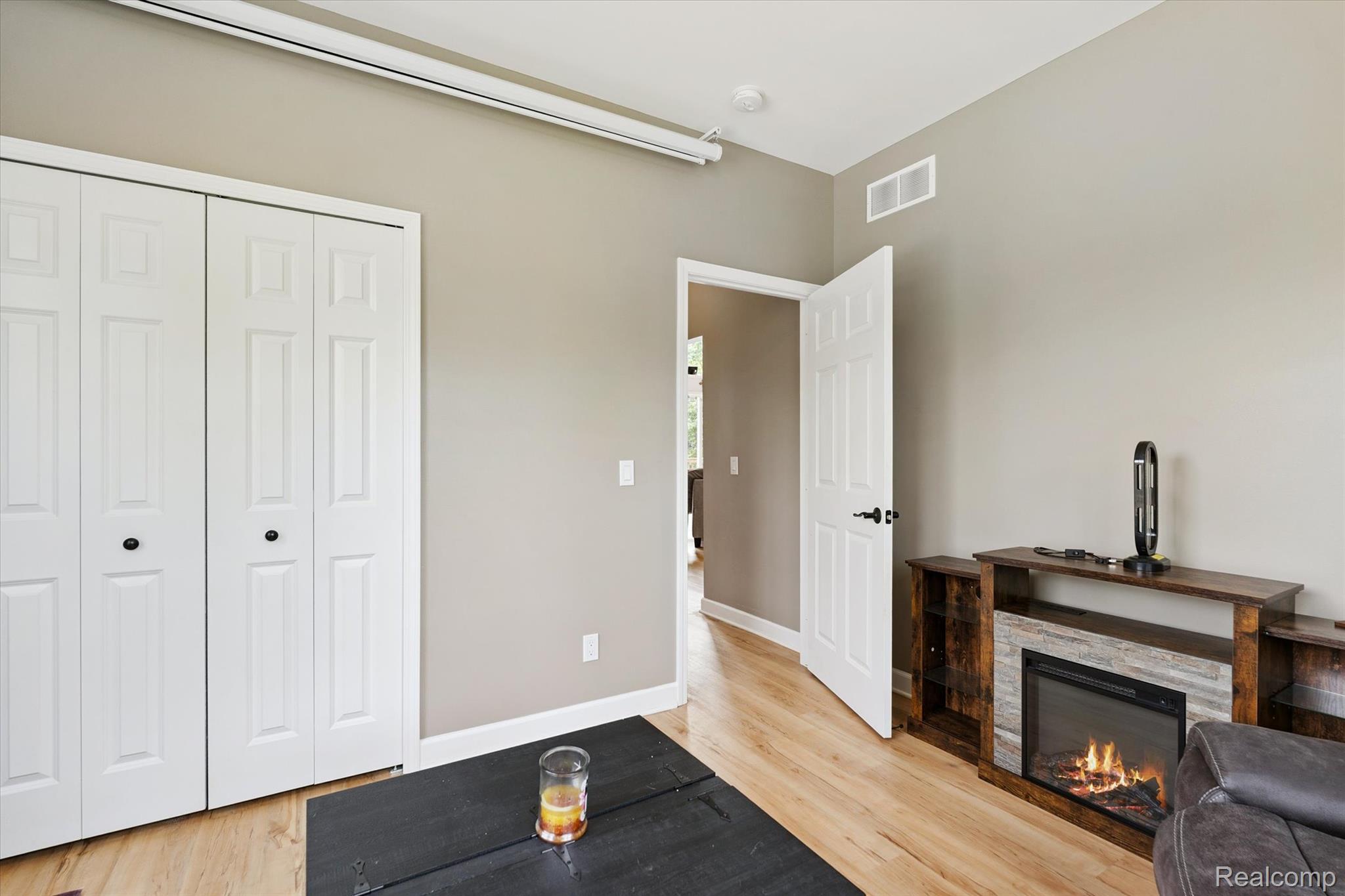 441 West Dryden Road Metamora, MI 48455 - Photo 38 of 62 27-441-W-Dryden-Rd-Metamora-MI-48455-WindowStill-29.jpg