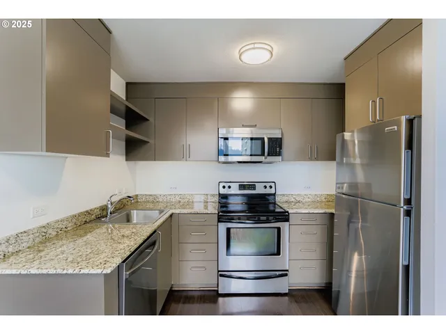 $270,000 | 255 Southwest Harrison Street, Unit 15H, Portland, OR 97201
