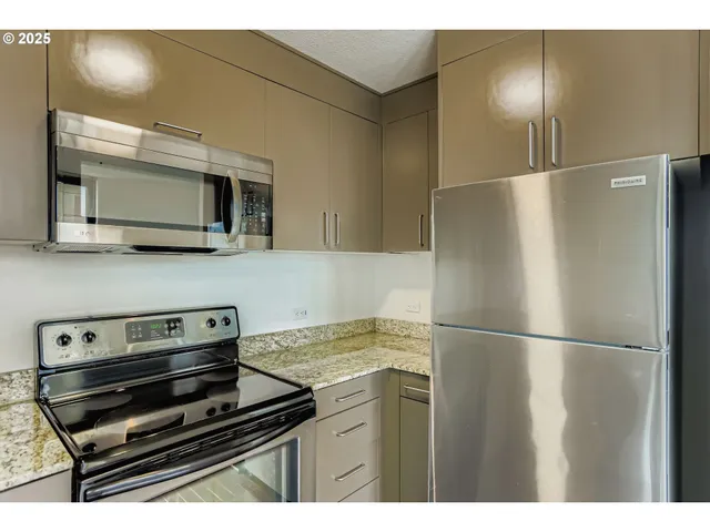 $270,000 | 255 Southwest Harrison Street, Unit 15H, Portland, OR 97201