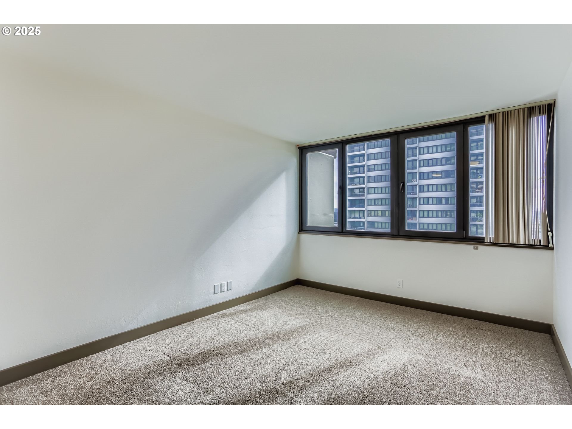 255 Southwest Harrison Street, Unit 15H Portland, OR 97201 - Photo 16 of 35 Bedroom, Primary