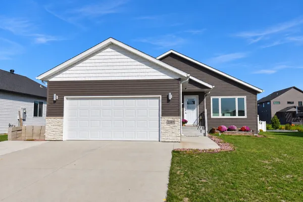 $435,000 | 2587 72nd Avenue South, Fargo, ND 58104