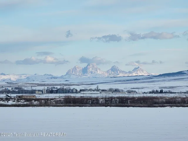 $2,500,000 | 100-130 Teton Highway, Teton, ID 83451