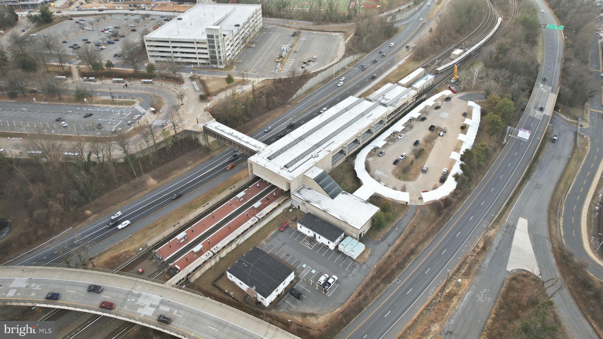 2202 Grayson Place Falls Church, VA 22043 - Photo 76 of 77 a view of living room