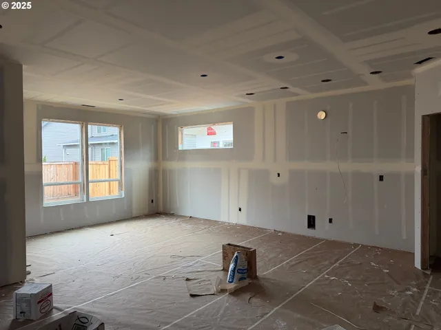 $648,900 | 1750 North Oak Street, Canby, OR 97013