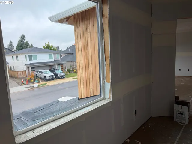 $648,900 | 1750 North Oak Street, Canby, OR 97013