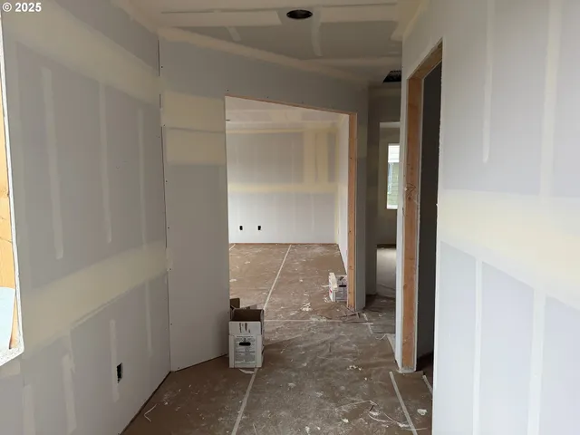 $648,900 | 1750 North Oak Street, Canby, OR 97013