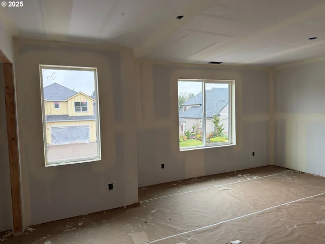 $648,900 | 1750 North Oak Street, Canby, OR 97013