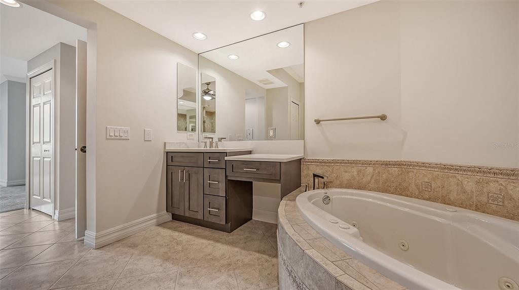 401 North Point Road, Unit 603 Osprey, FL 34229 - Photo 35 of 96