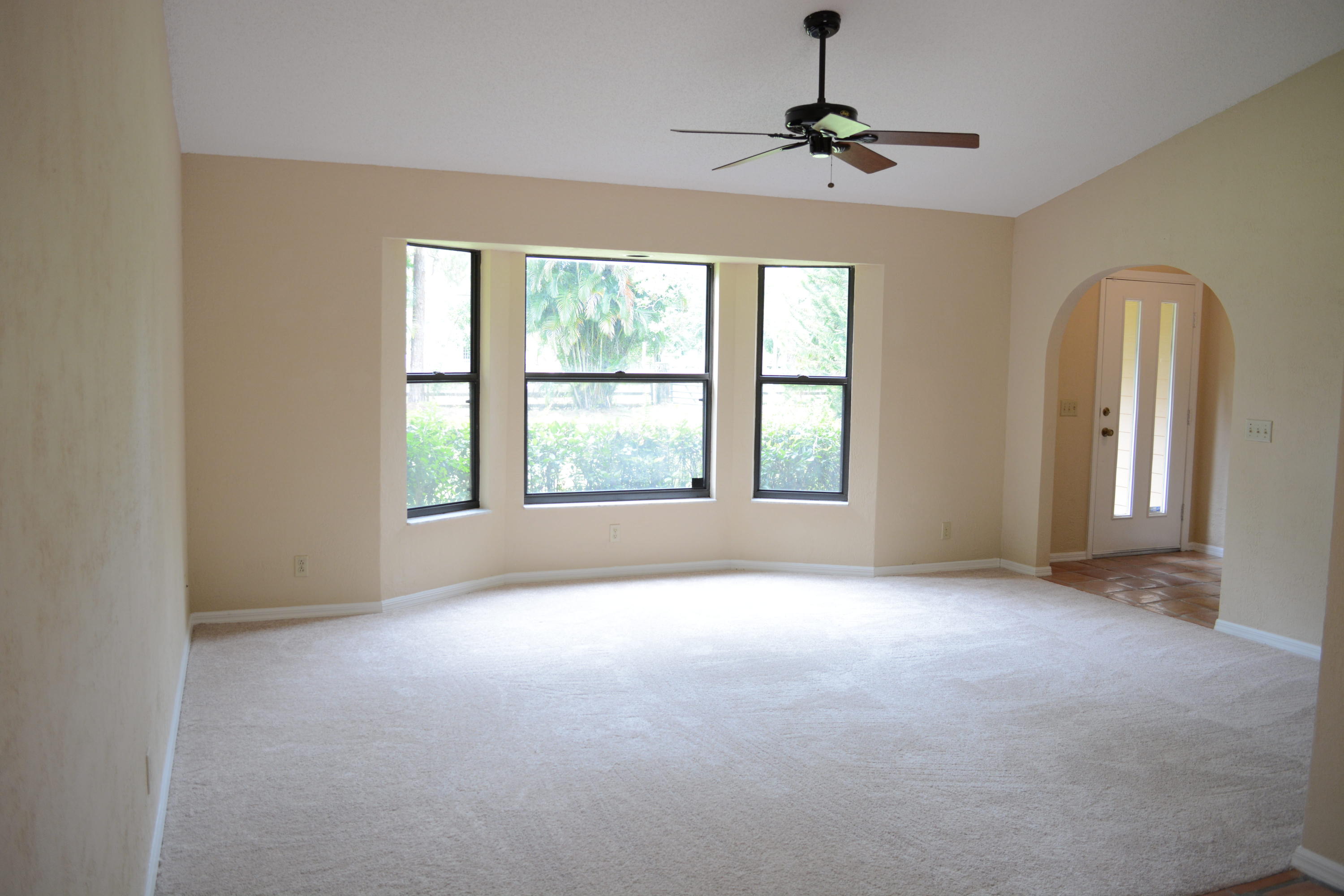 12358 154th Road North Jupiter, FL 33478 - Photo 5 of 18 Living Room
