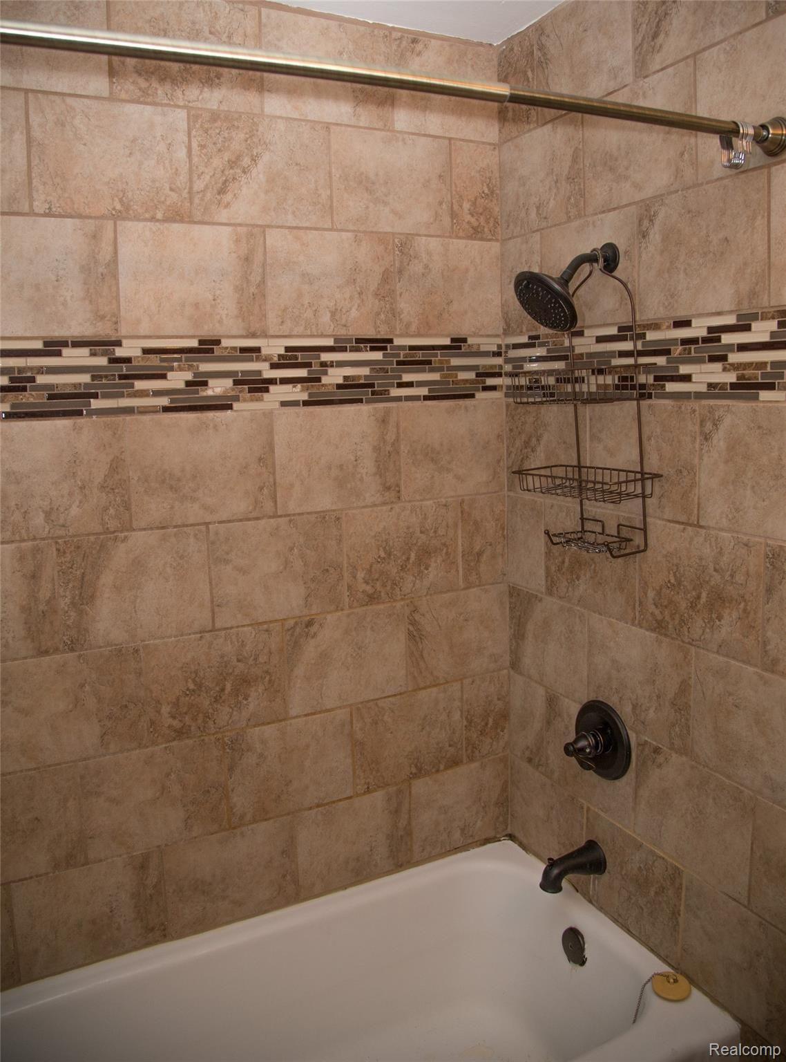 3710 Kent Road Royal Oak, MI 48073 - Photo 15 of 27 IMG_0501.jpg