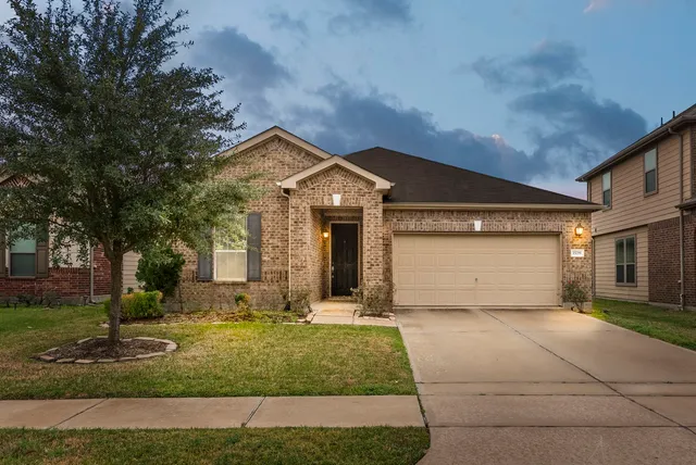 $325,000 | 15219 Sunlight Bay Court, Cypress, TX 77429