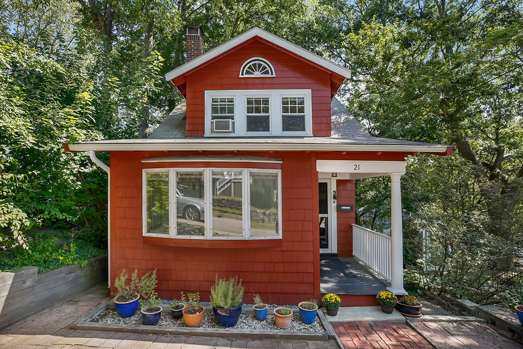 21 East Riverside Drive Dedham, MA 02026 - Photo 3 of 26 Gallery Image 3