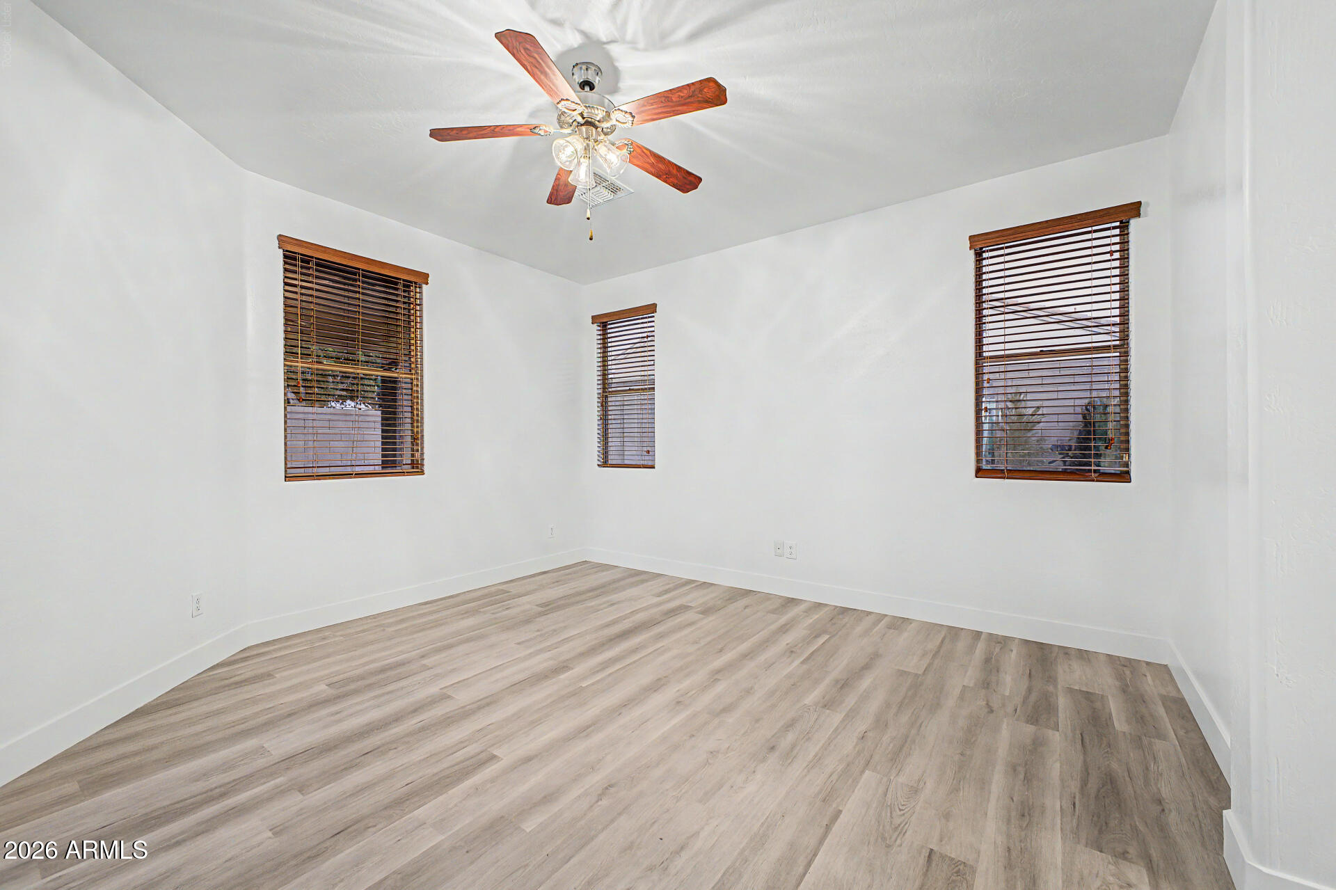 11921 West Monte Vista Road Avondale, AZ 85392 - Photo 17 of 56 17 - Monte Vista