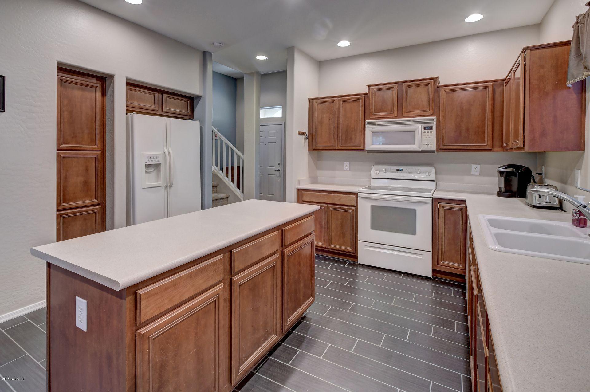 1748 South Rome Street Gilbert, AZ 85295 - Photo 4 of 23 5