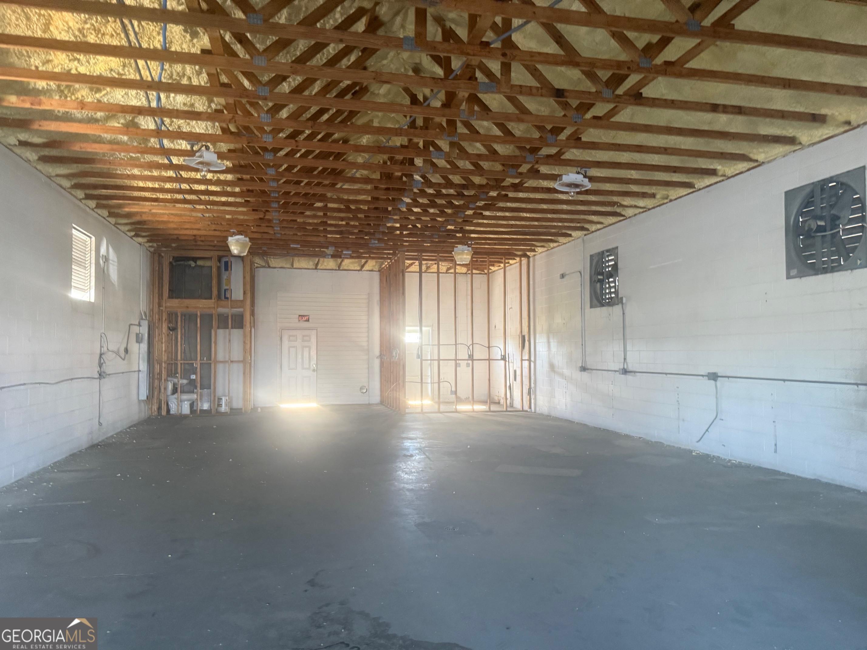 100 South Williams Street Hazlehurst, GA 31539 - Photo 5 of 7 interior
