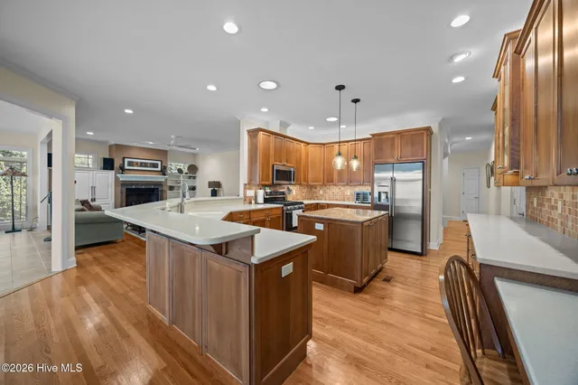 $725,000 | 309 Neuse Drive, Chocowinity, NC 27817