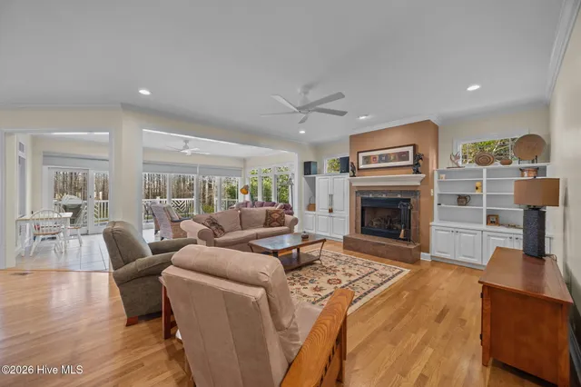 $725,000 | 309 Neuse Drive, Chocowinity, NC 27817