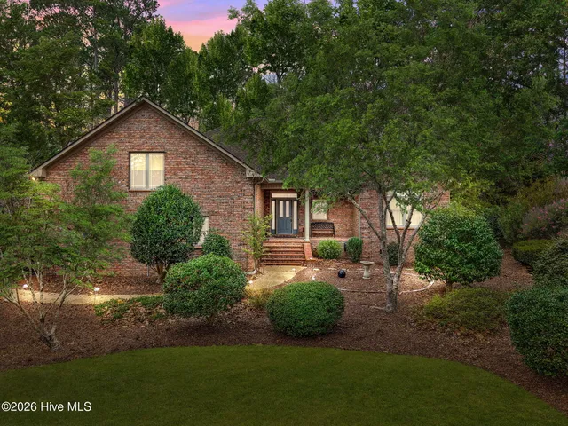 $725,000 | 309 Neuse Drive, Chocowinity, NC 27817