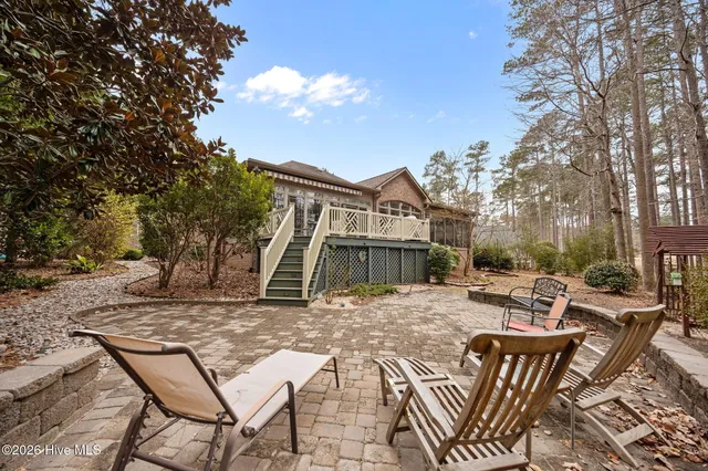 $725,000 | 309 Neuse Drive, Chocowinity, NC 27817