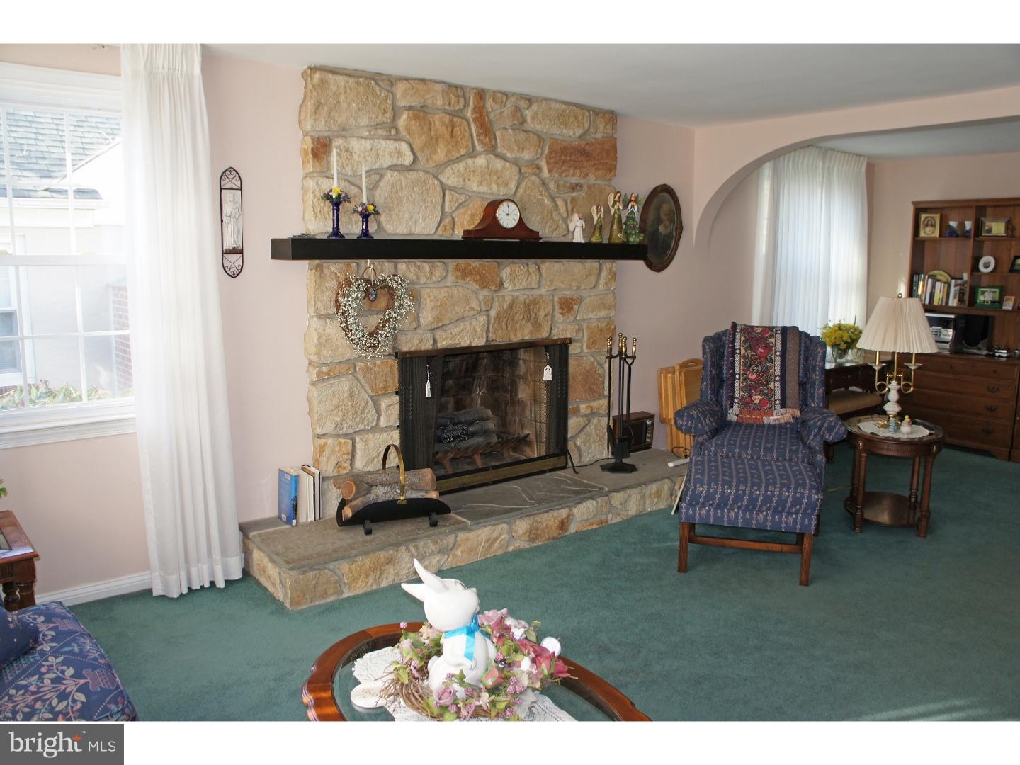 121 Fairhill Road Morton, PA 19070 - Photo 4 of 22 Living Room