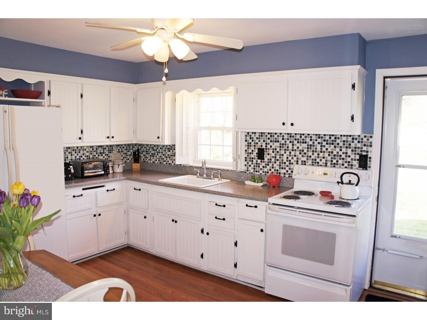 121 Fairhill Road Morton, PA 19070 - Photo 8 of 22 Kitchen