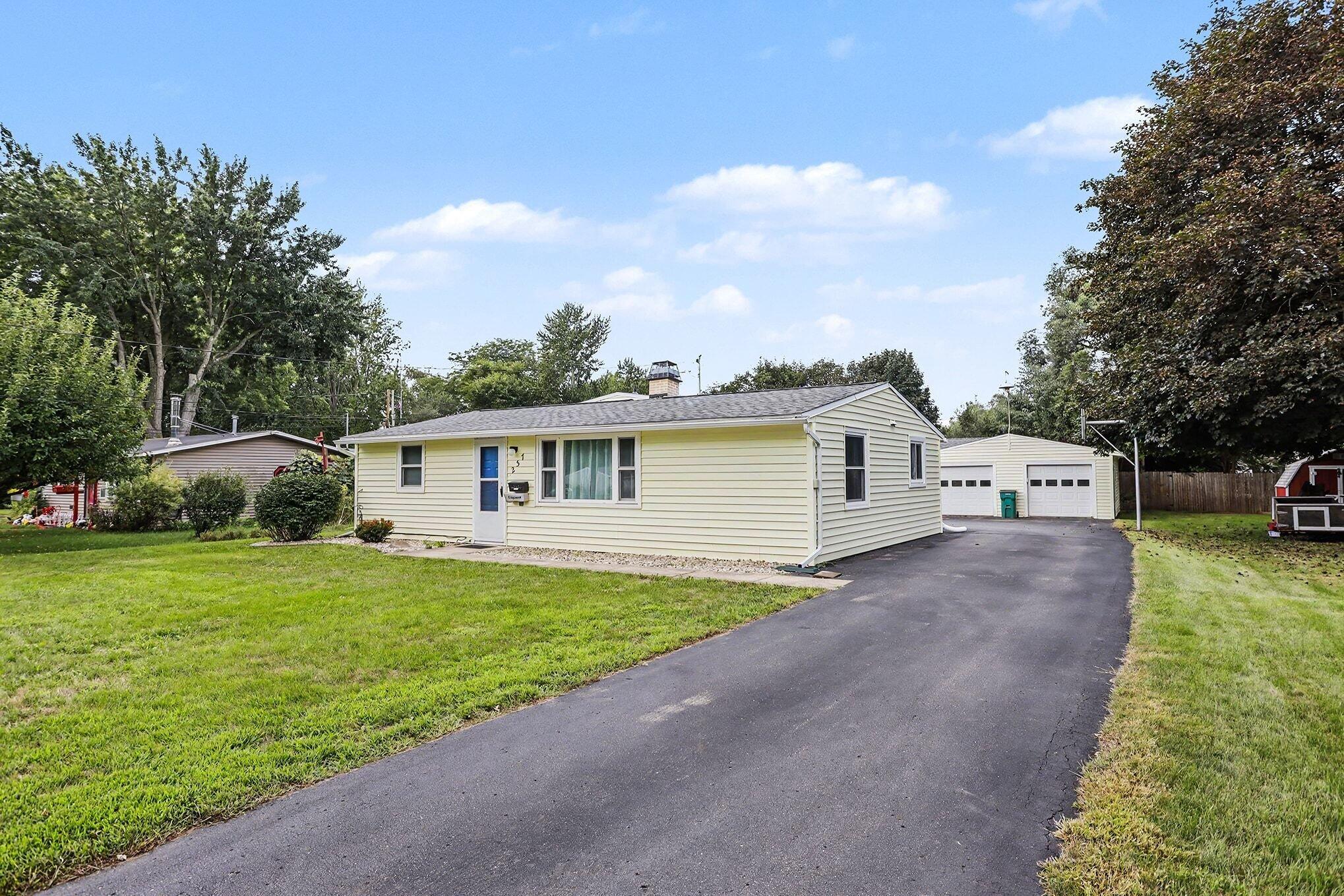 237 24th Street North Springfield, MI 49037 - Photo 4 of 25 018__90a0385_255