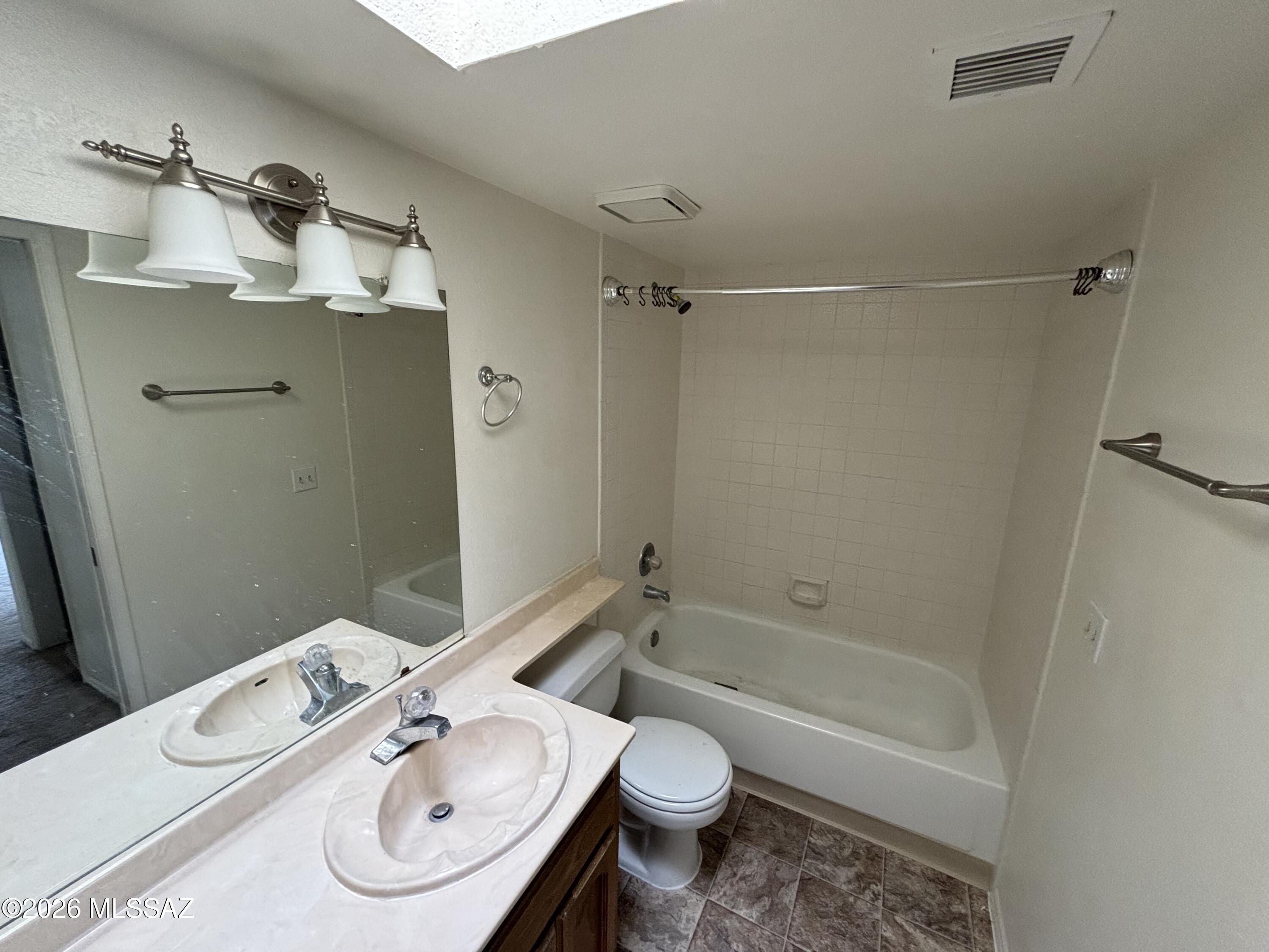 1200 East River Road, Unit F64 Tucson, AZ 85718 - Photo 8 of 23 Bathroom 1
