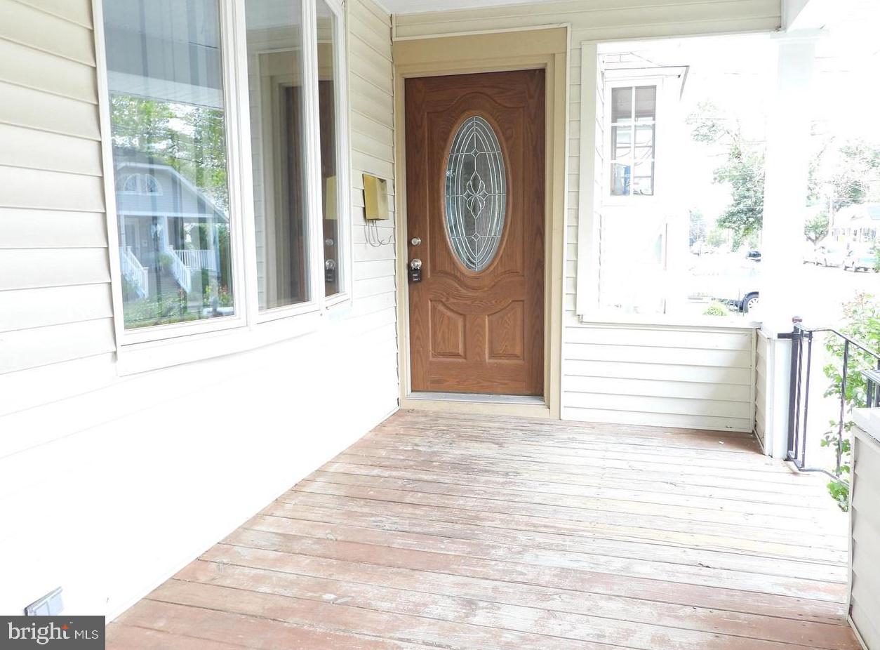 131 Princeton Road Audubon, NJ 08106 - Photo 7 of 32 Entry