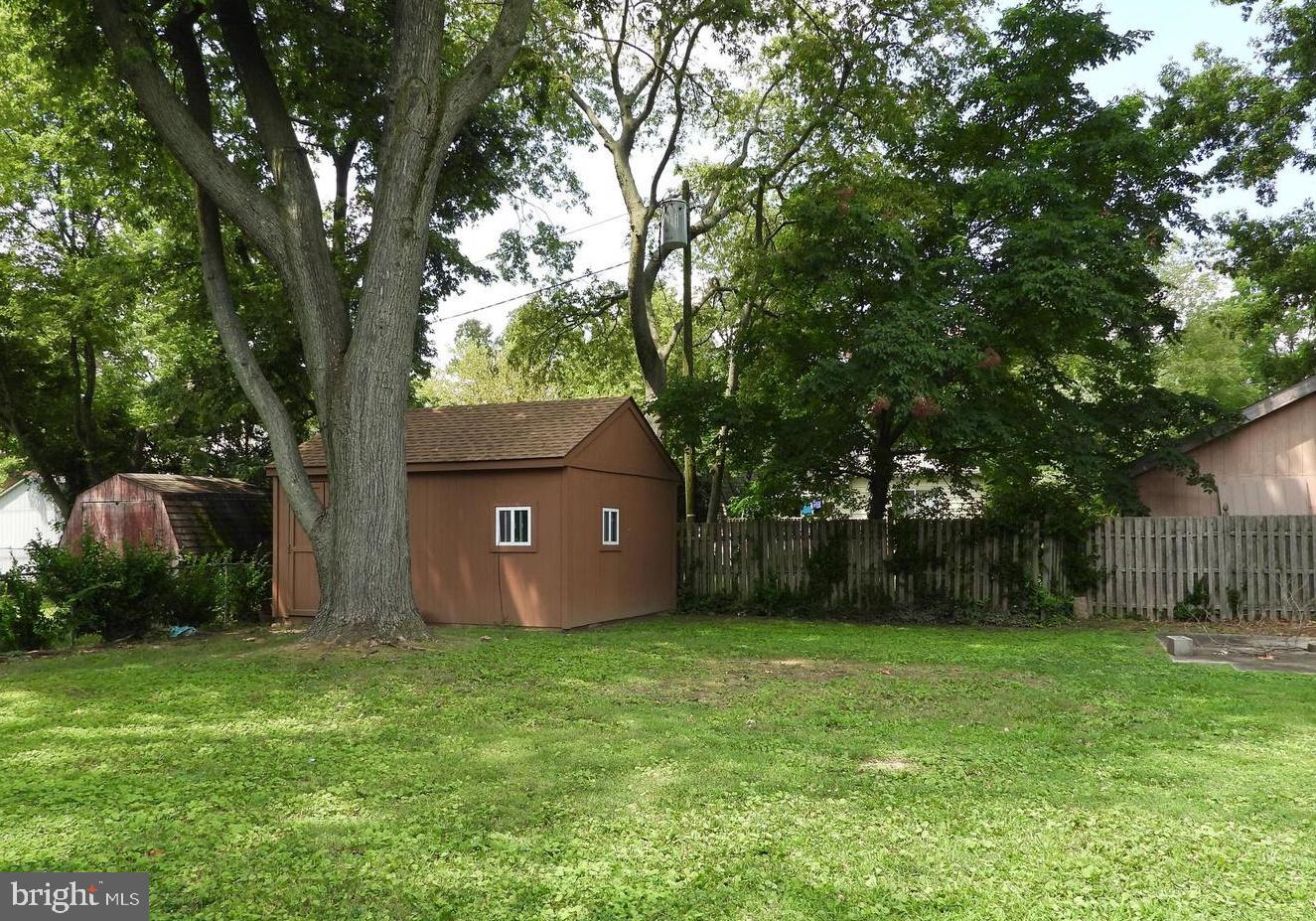 131 Princeton Road Audubon, NJ 08106 - Photo 9 of 32 Back yard side view