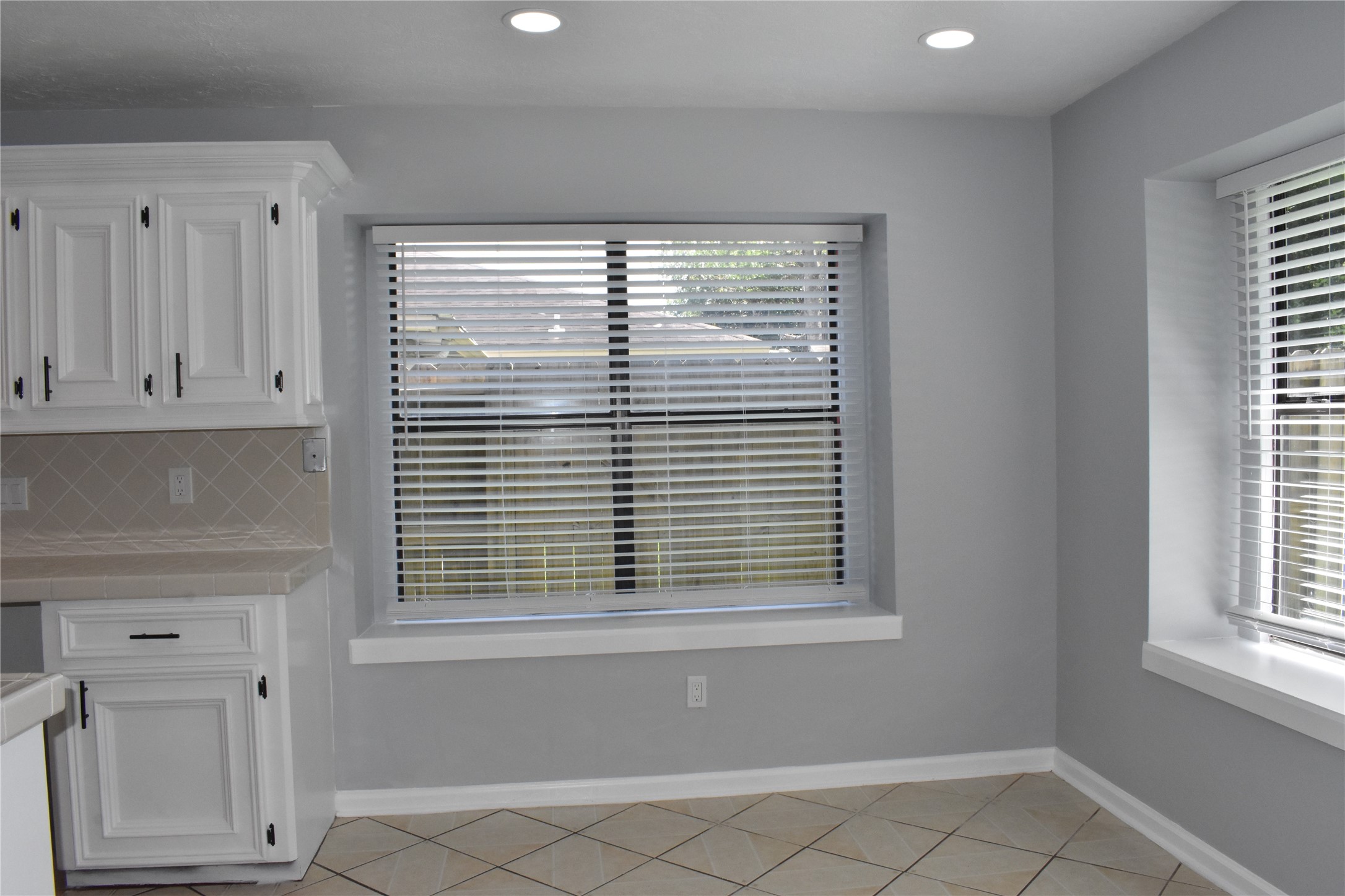 1347 Somercotes Lane Channelview, TX 77530 - Photo 14 of 30 a view of a kitchen that has a window in it