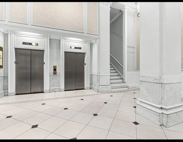 $3,700 | 21 Beacon Street, Unit 11A, Boston, MA 02108