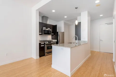 $809,000 | 300 Berry Street, Unit 907, San Francisco, CA 94158