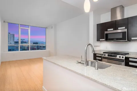 $809,000 | 300 Berry Street, Unit 907, San Francisco, CA 94158