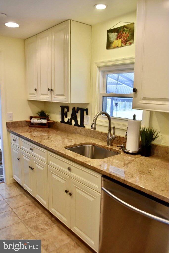 7309 Gunpowder Road Baltimore, MD 21220 - Photo 11 of 47 Stainless Steel Appliances