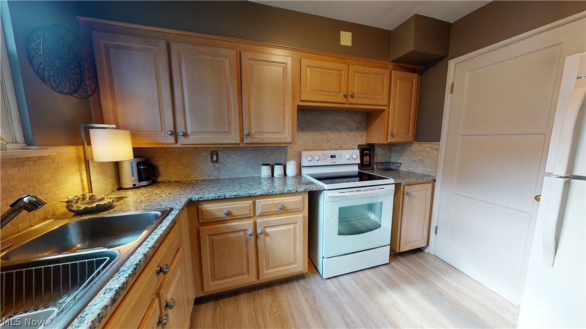 1600 Overbrook Road Lyndhurst, OH 44124 - Photo 5 of 26