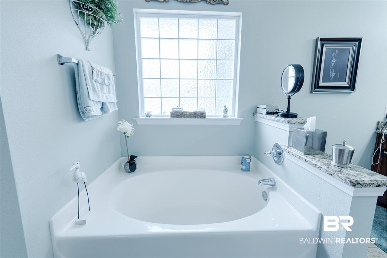 139 Meadow Run Loop West Foley, AL 36535 - Photo 32 of 43 Soaking Tub