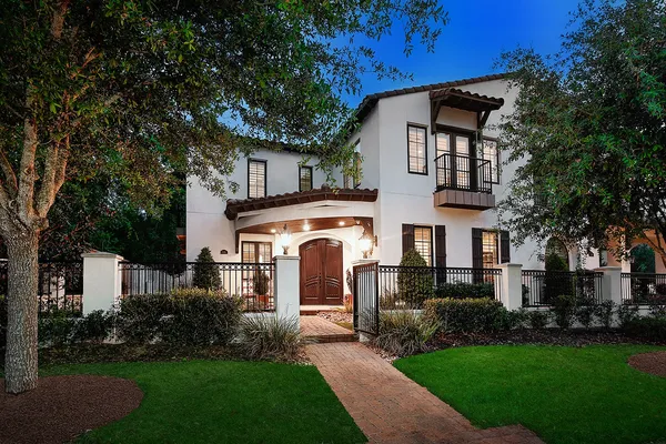 $1,175,000 | 110 Lakeside Cove, The Woodlands, TX 77380